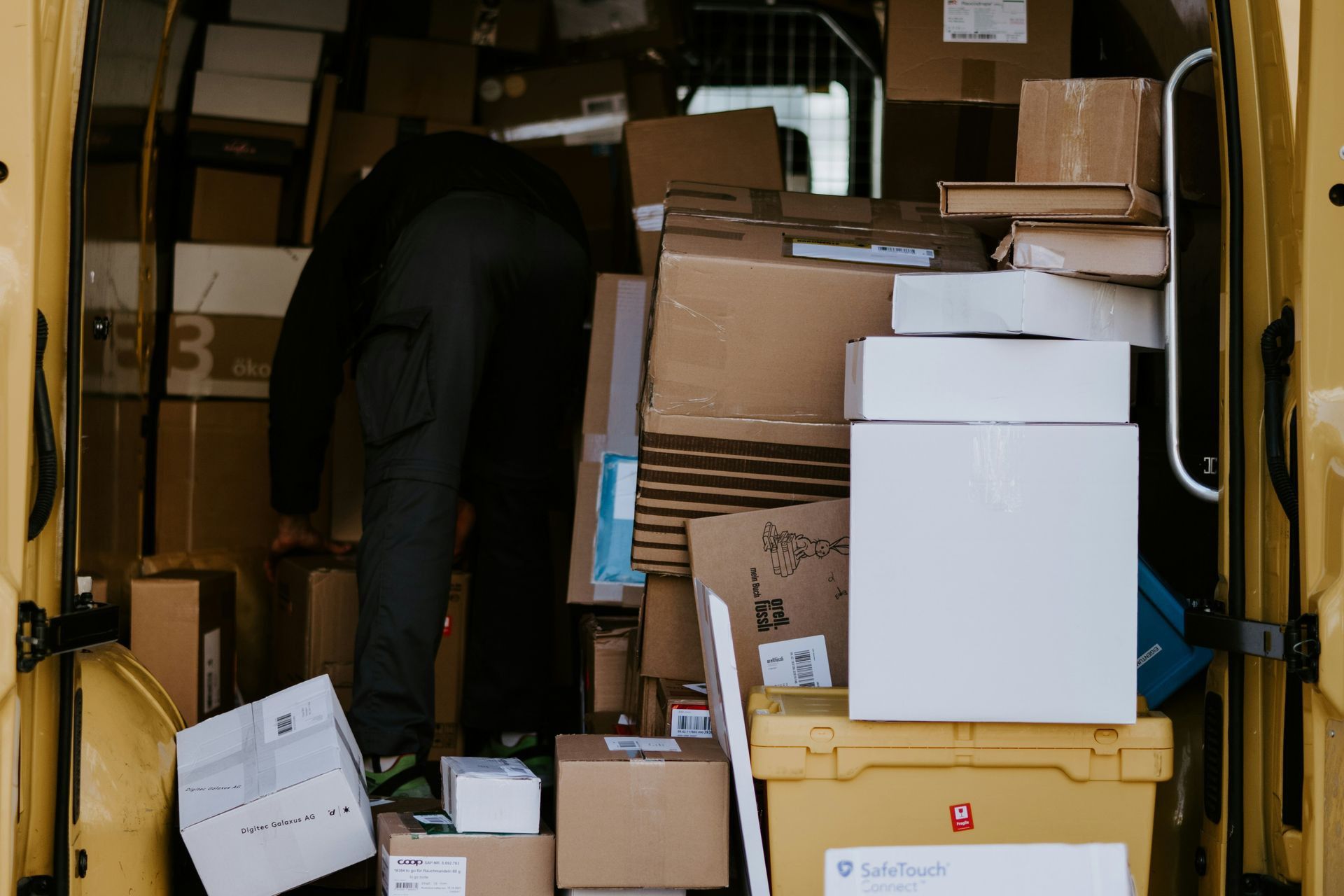 brown cardboard boxes on brown cardboard box